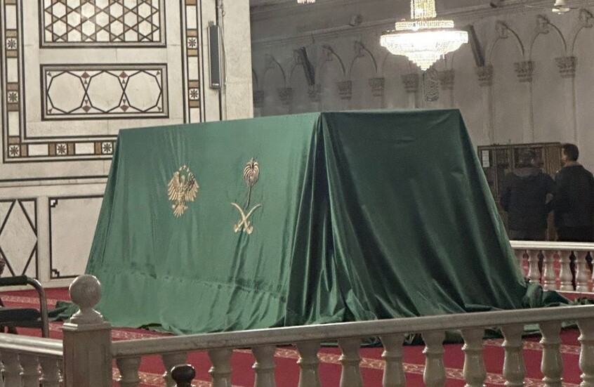 الشرع يكشف عن هدية السعودية للمسجد الأموي بمناسبة