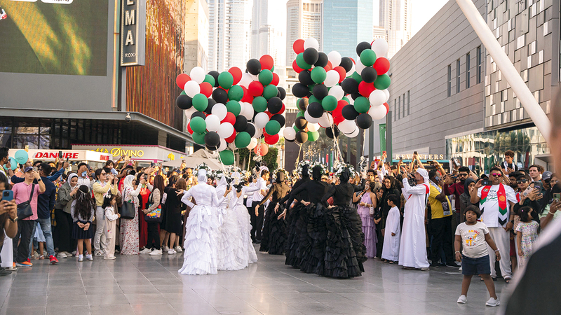 احتفالات عيد الاتحاد في دبي تنشر مشاعر الفخر والفرح.. من جميرا إلى جبال حتا