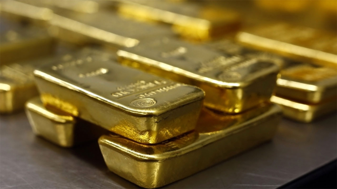الذهب يتراجع ويتجه لتسجيل خسارة أسبوعية