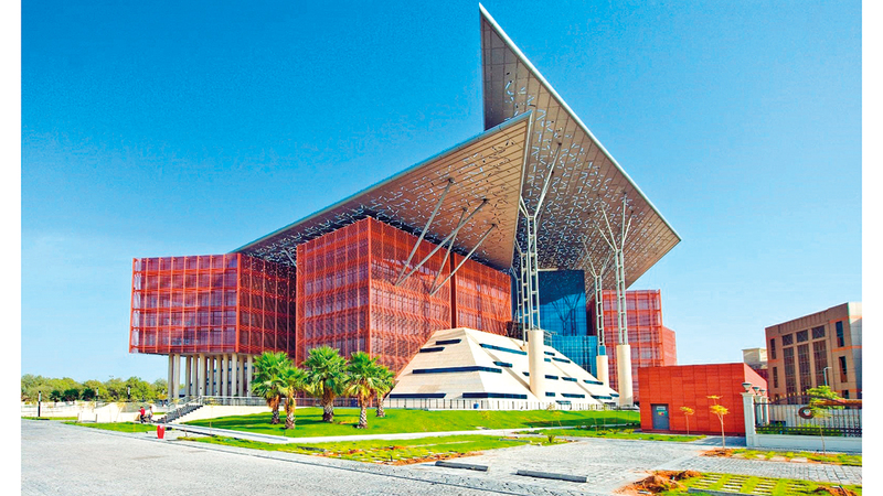 محتالون يستولون على 439 ألف درهم برسالة بنكية مزورة