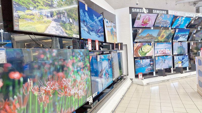 منافذ بيع تطرح خصومات حتى 52% على أجهزة كهربائية ومنزلية وهواتف