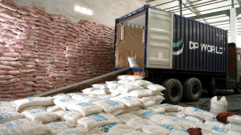 «موانئ دبي» تنقل 5000 طن أرز لإفريقيا