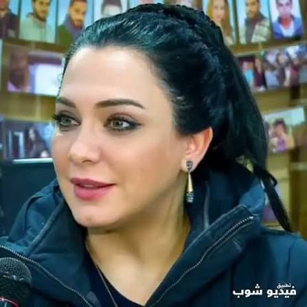 لطيفة المجرن تطالب بتكريمها في حياتها وتبكي أمام الجمهور