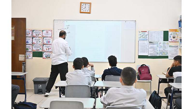 ذوو طلبة: كُلفة الاختبارات الدولية تُضاعف فاتورة التعليم في مدارس المناهج الأجنبية