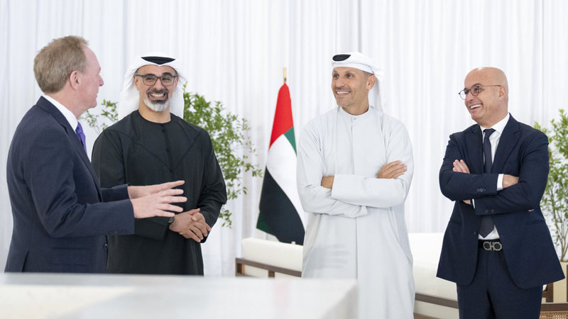 خالد بن محمد: الإمارات تواصل بناء اقتصاد متنوع قائم على المعرفة والتكنولوجيا