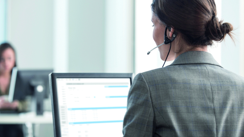 متعاملون يطالبون البنوك بتخصيص رقم مباشر للإبلاغ عن عمليات الاحتيال