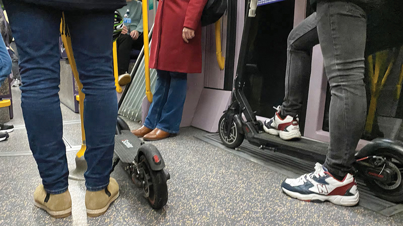 8 إجراءات تنظيمية لمنع مضايقة ركاب النقل العام باصطحاب «الاسكوتر الكهربائي»