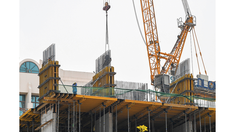 «ضجيج منتصف الليل».. أعمال بناء تؤرّق سكاناً في دبي وتحرمهم النوم