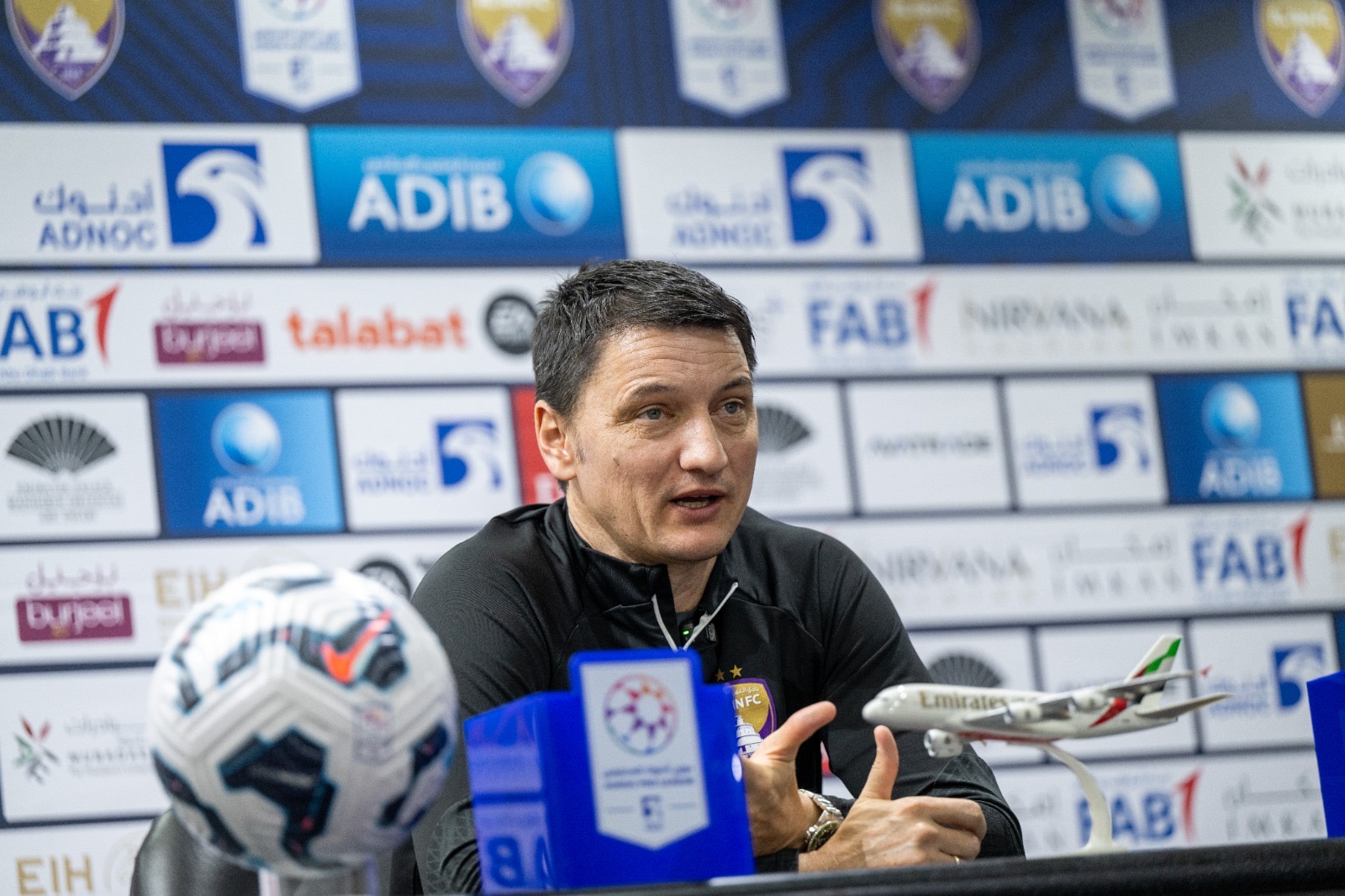 العين يمدد عقد مدربه إيفيتش لموسمين