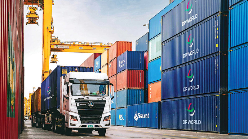 «موانئ دبي العالمية» تُسرّع تجارة إفريقيا مع العالم