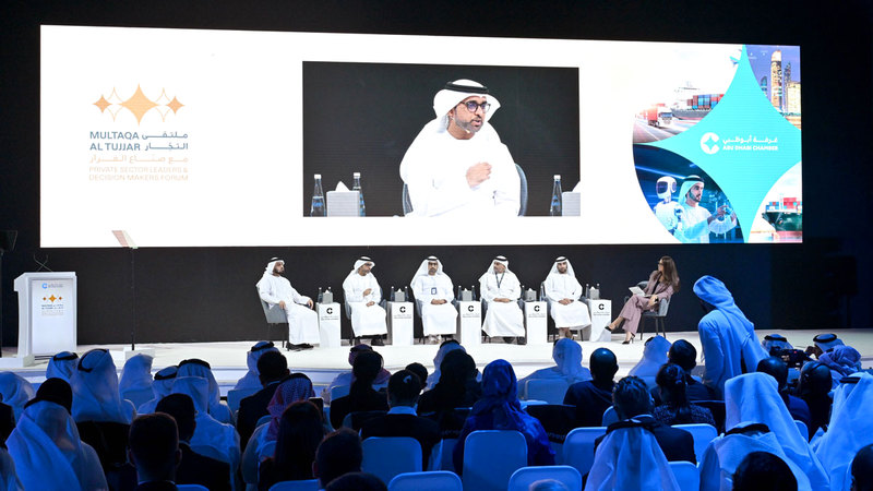 مسؤولون حكوميون في أبوظبي: استقرار الأسعار وسلاسل الإمداد في مقدمة الأولويات