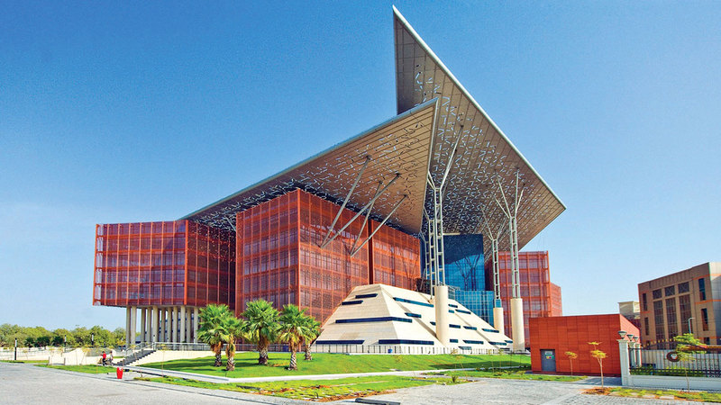 100 ألف درهم تعويضاً لشركة بيع هواتف عن إعلان مسيء على «سناب شات»