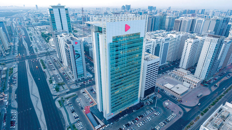 «أبوظبي التجاري» يعتزم توظيف 500 مواطن ومواطنة