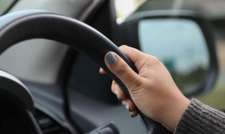 وفاة شاب سعودي دهسته زوجته وهو يُعلّمها القيادة