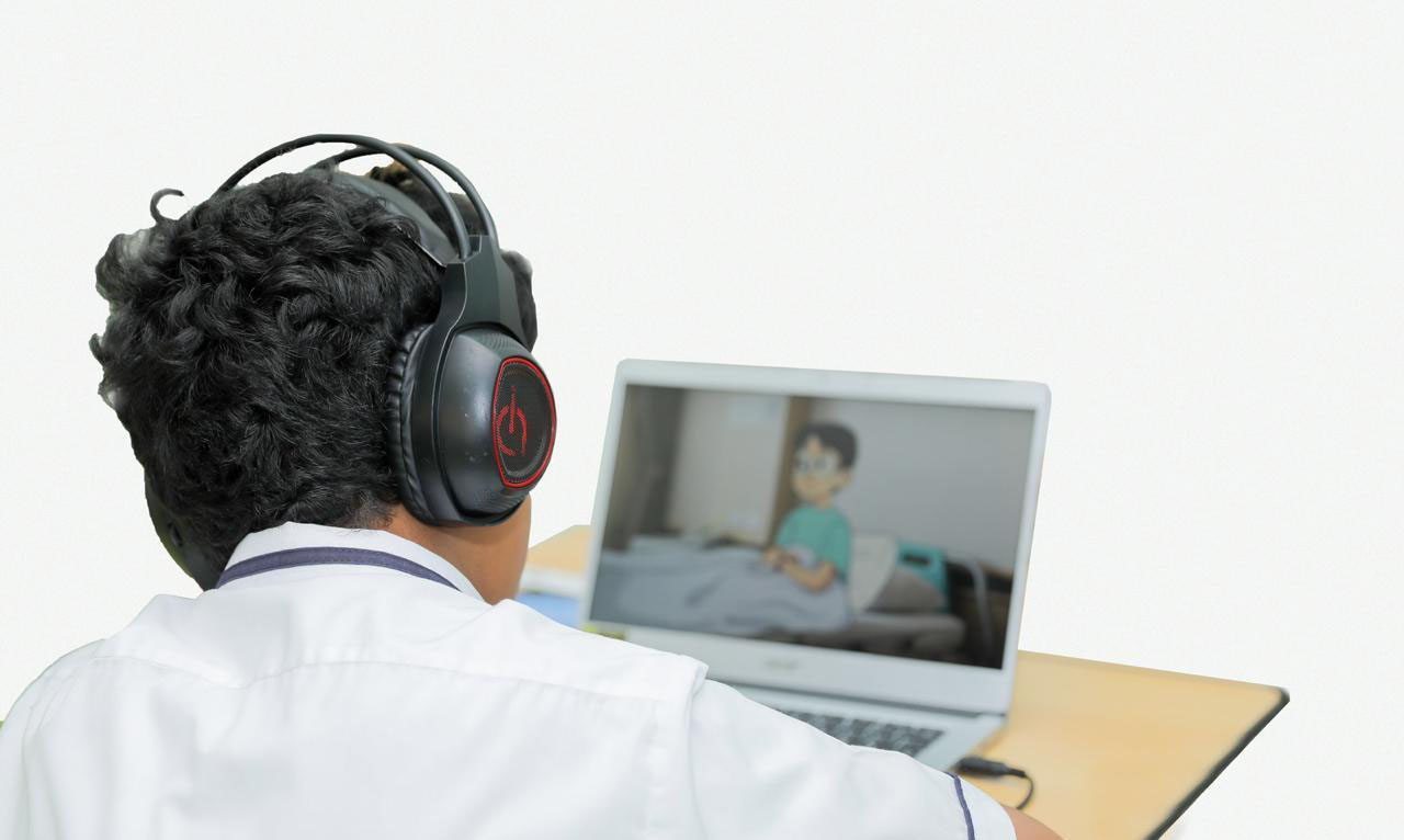 بسبب إيقاف الحافلات.. مدارس خاصة في أبوظبي تتيح استمرار التعلم عن بُعد للطلبة غير القادرين على الحضور