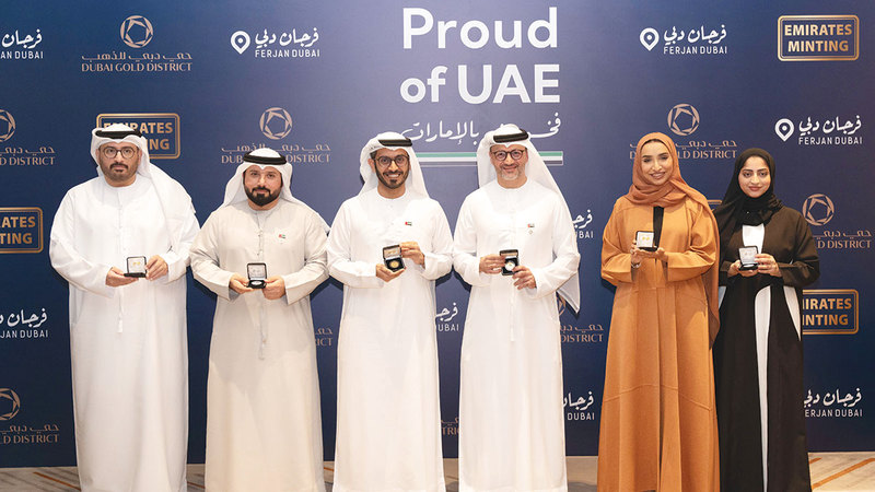 «فخورين بالإمارات» حكاية من ذهب وفضة
