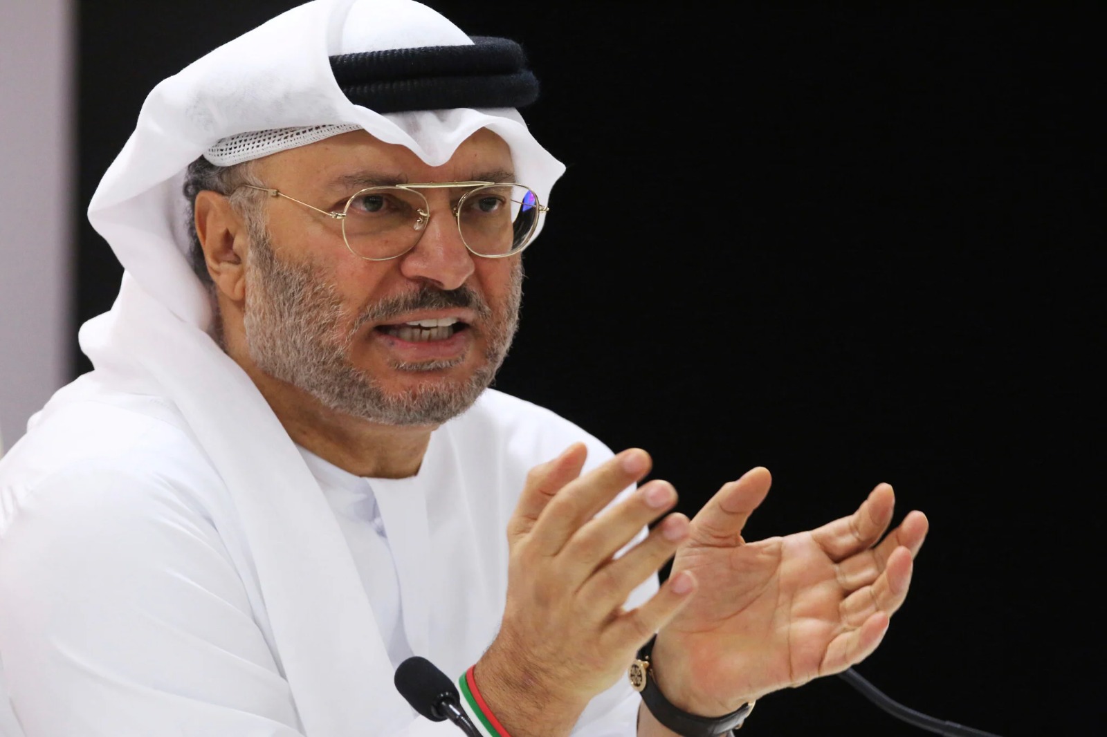 قرقاش رداً على ولايتي: سنواصل المطالبة بجزرنا الثلاث وصولاً إلى حل سلمي وفق القانون الدولي